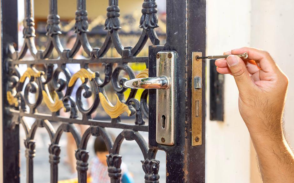 tarif serrurier ouverture de porte Crespières